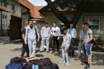 Сборная Молдовы по К-1среди любителей выехала на Чемпионат Европы. 