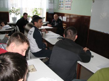Сегодня в лицее имени Иона Крянгэ прошел семинар для молдавских арбитров судей и рефери по правилам К-1.