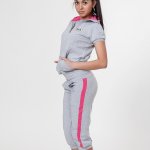 Женский тренировочный костюм. Цвет серый с розовыми вставками