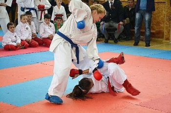 Rezultate campionatului Moldovei la karate, judo si lupte libere printre cadeţi.