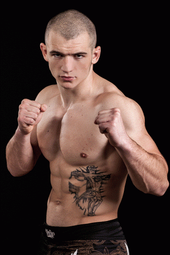 В статье  MMA Sun автор предлагает  UFC обратить внимание на молдавского бойца Влада Поповского.