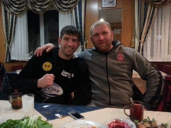 Максим Болотов тренируется вместе с Сергеем Харитоновым.