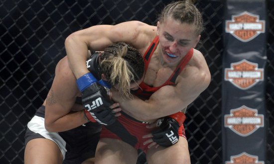 Александра Албу в зрелищном поединке победила Куррэн на UFC 214