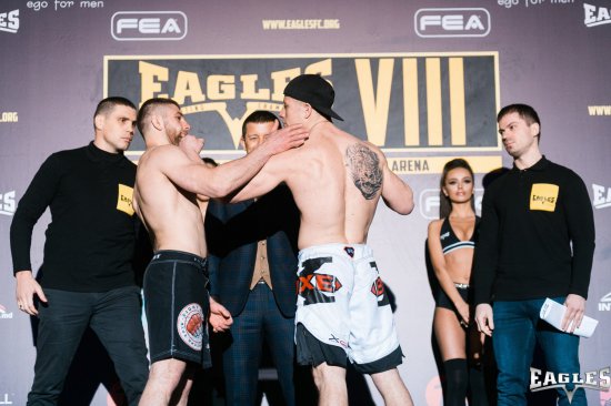 Spirite incinse la maxim, la cantarul oficial al turneului Eagles MMA,