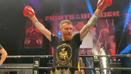 Дмитрий Сырбу выиграл чемпионский пояс турнира Fight at the border который прошел вчера в Бельгийском городе Ломмел.