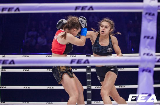 Vlada Kuharenko vs Donna Cheli. FEA kickboxing WORLD GP 7.12.2019